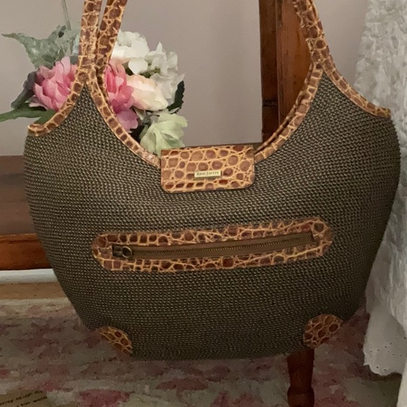 Eric Javits Squishee Woven Summer Hobo Bag - Picture 2 of 4